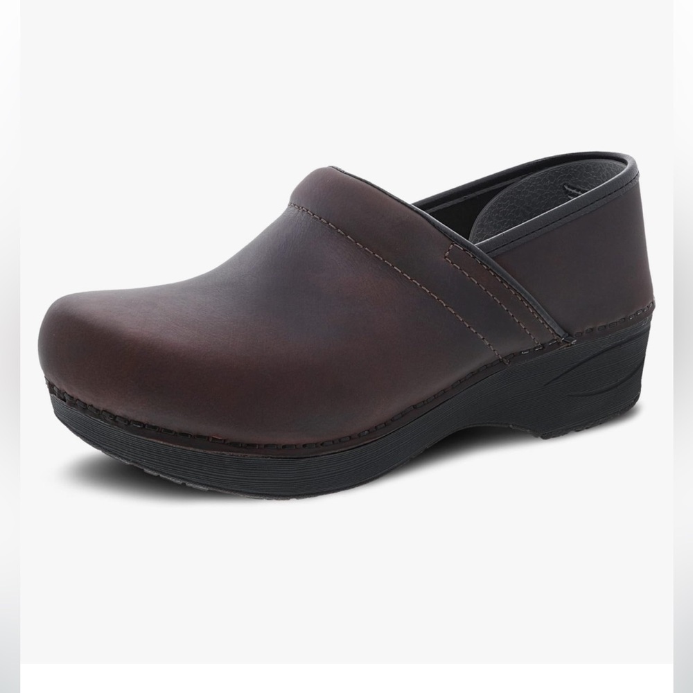 Dansko XP 2.0 Clogs - Brown, waterproof, size 37. New with tags, still in box!